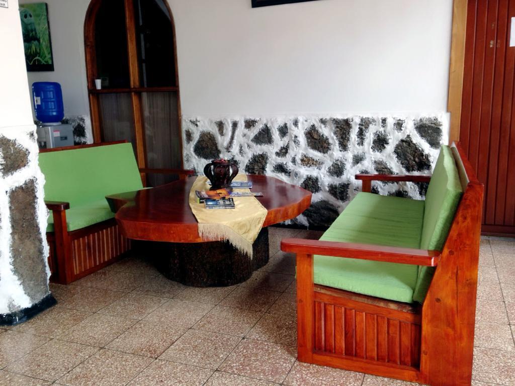 Hostal Castro Galapagos Puerto Ayora  Zewnętrze zdjęcie