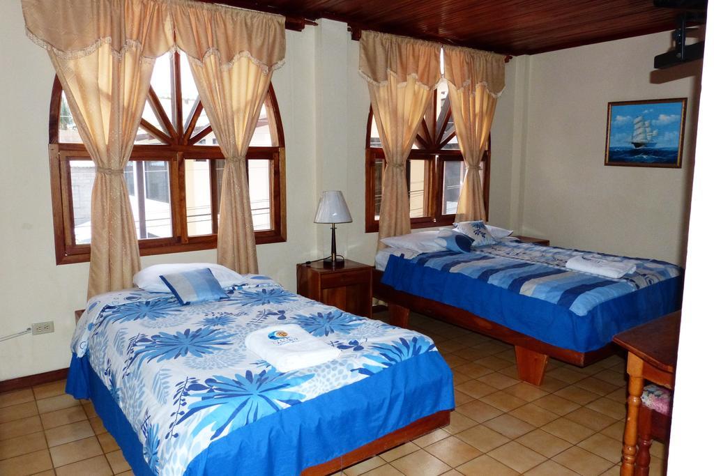 Hostal Castro Galapagos Puerto Ayora  Zewnętrze zdjęcie