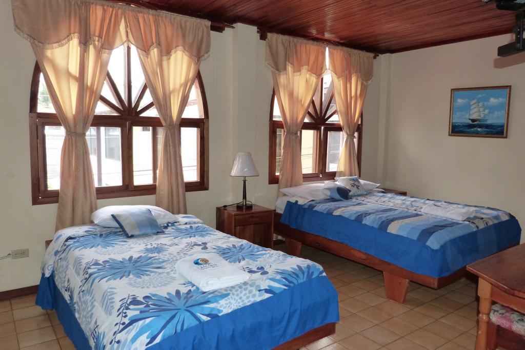 Hostal Castro Galapagos Puerto Ayora  Zewnętrze zdjęcie