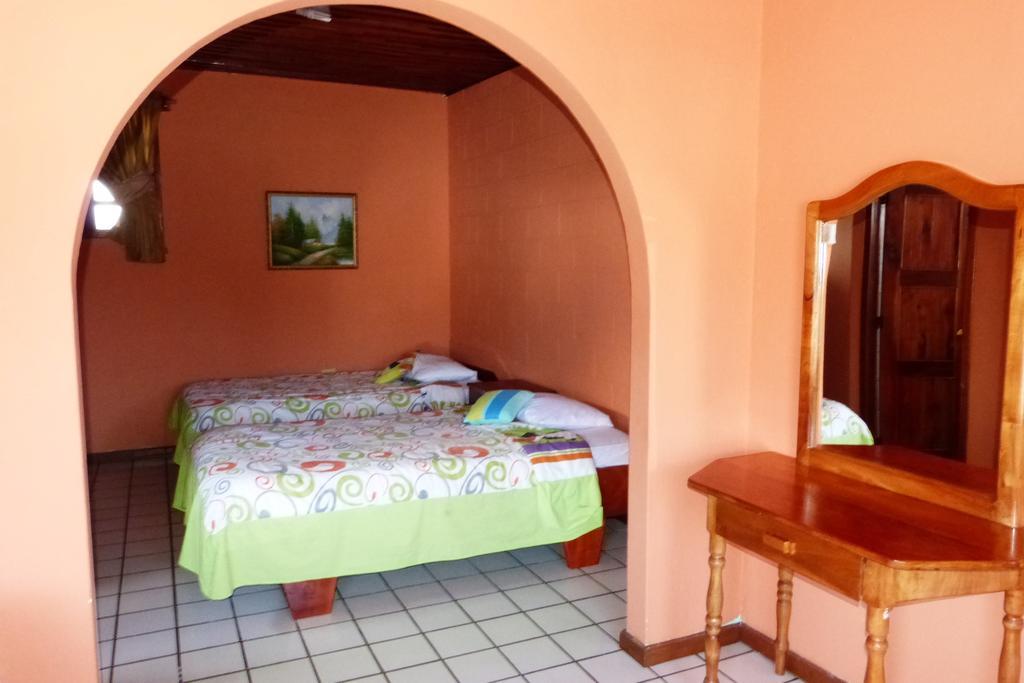 Hostal Castro Galapagos Puerto Ayora  Zewnętrze zdjęcie