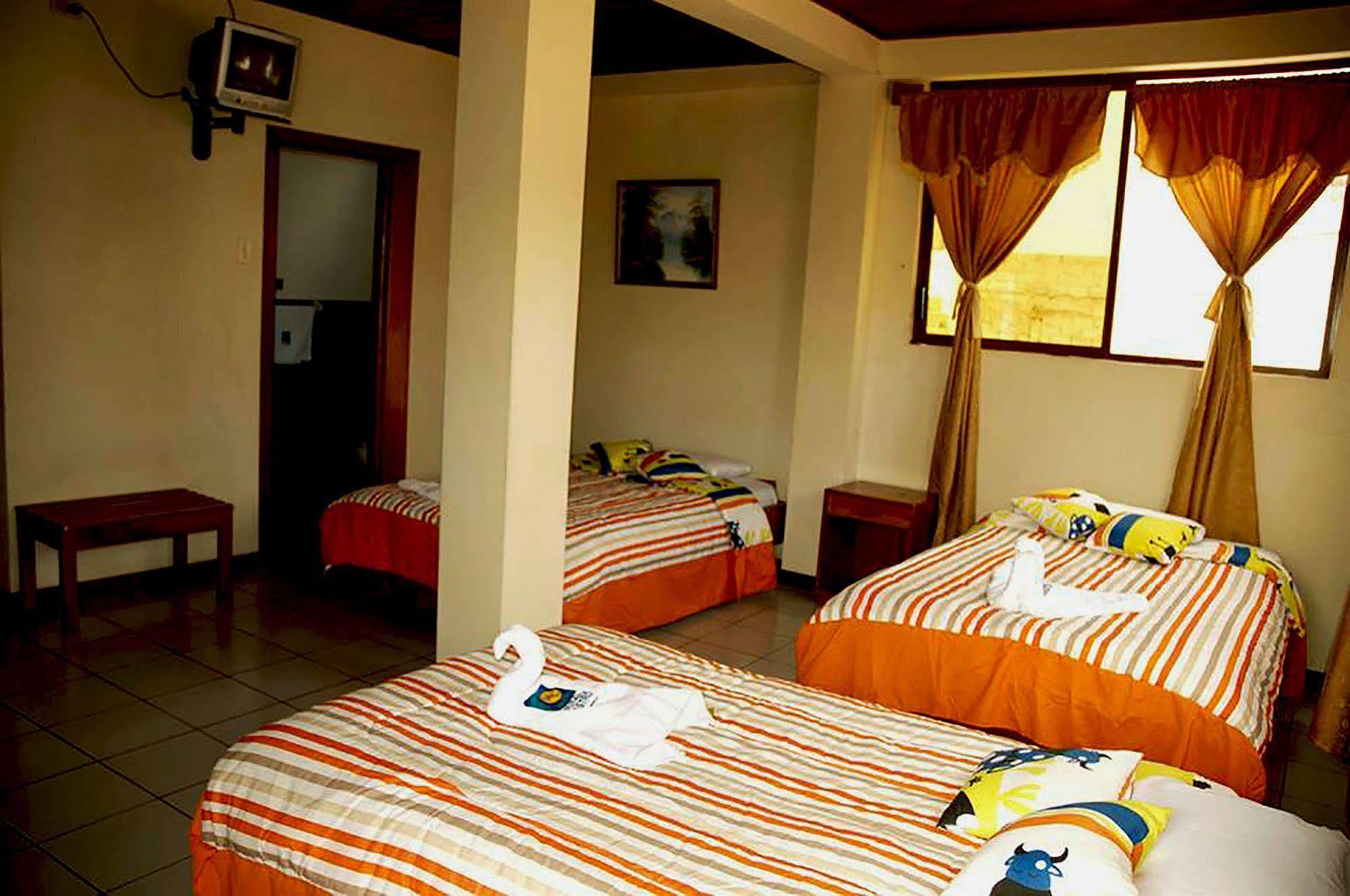 Hostal Castro Galapagos Puerto Ayora  Zewnętrze zdjęcie