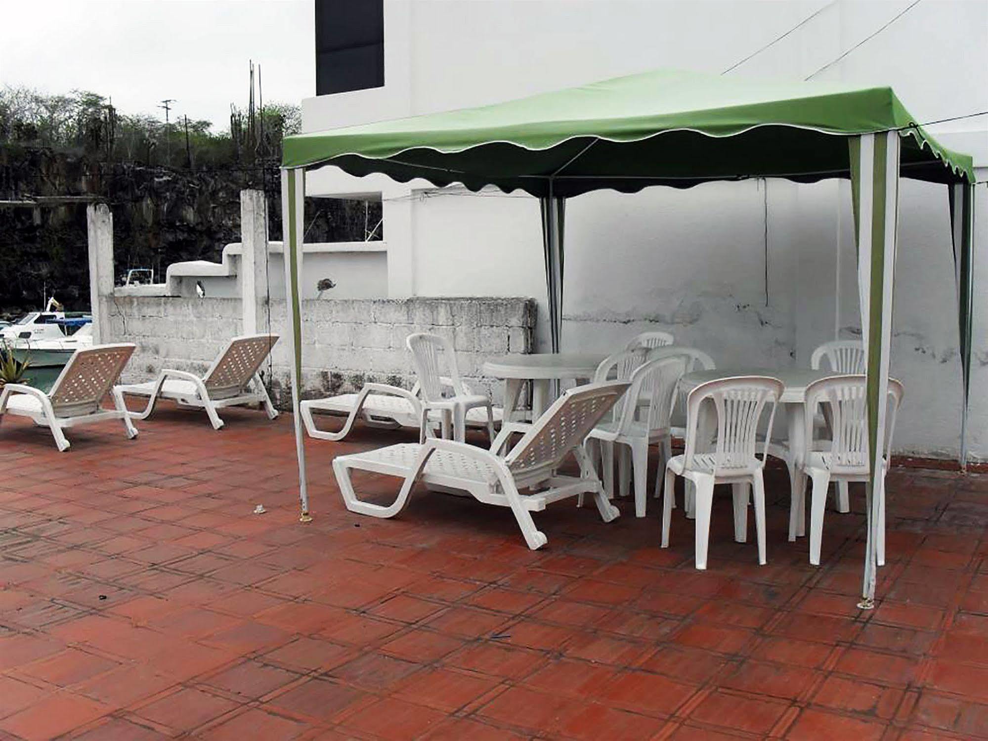 Hostal Castro Galapagos Puerto Ayora  Zewnętrze zdjęcie