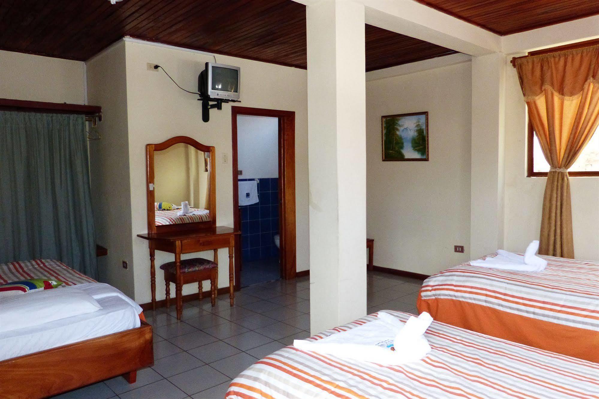 Hostal Castro Galapagos Puerto Ayora  Zewnętrze zdjęcie